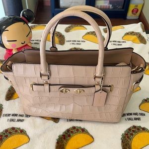 EUC Coach 5876 Croc Embossed Satchel Beige Leather Bag